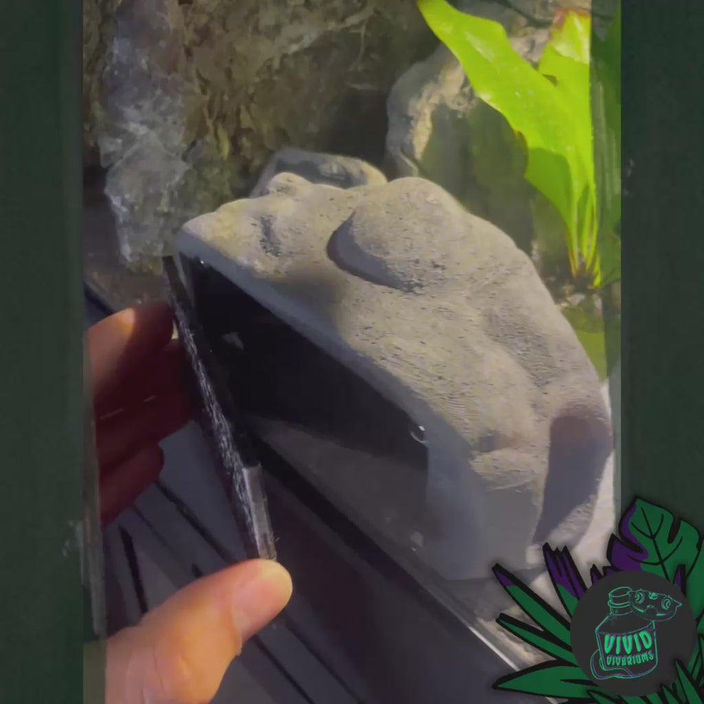 Reptile Viewing Hide With Magnetic Port